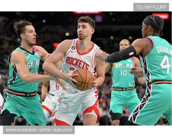 网球界新星崛起 凭借出色表现赢得全球瞩目