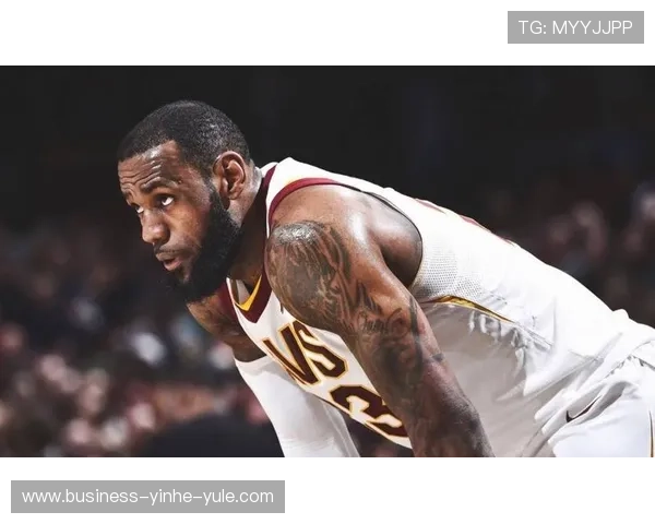 詹姆斯关键三分助湖人逆转胜利迎来连胜新高